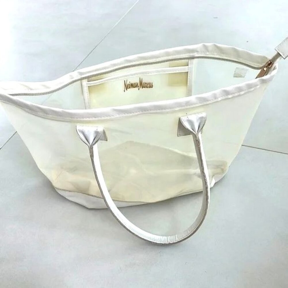*Neiman Marcus White Poly Mesh Tote Parfum - NWT